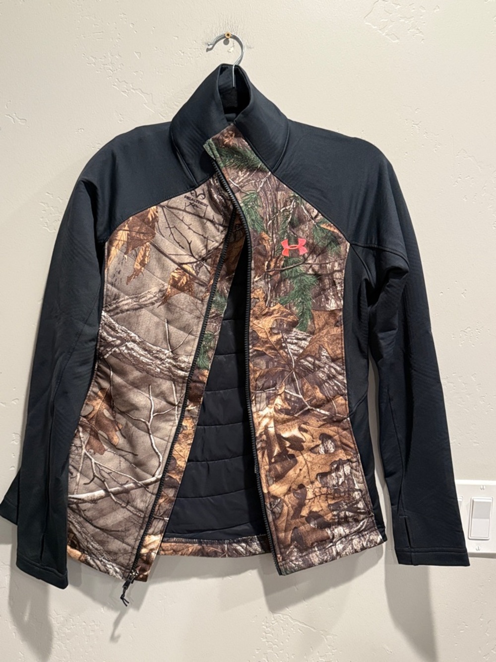 Under Armour Black & Camo Women's Zip Jacket